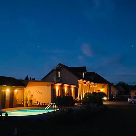 Vila Maria Rapovce 外观 照片